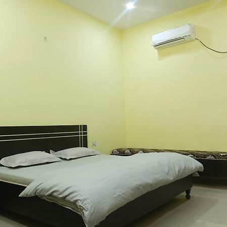 G G Multi Complex Hotell Meerut Eksteriør bilde