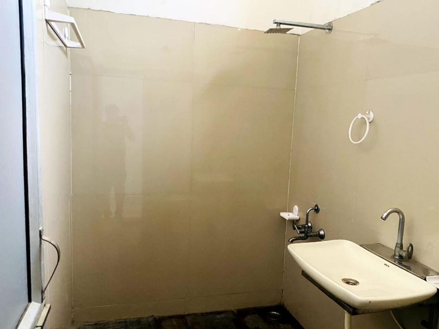 G G Multi Complex Hotell Meerut Eksteriør bilde