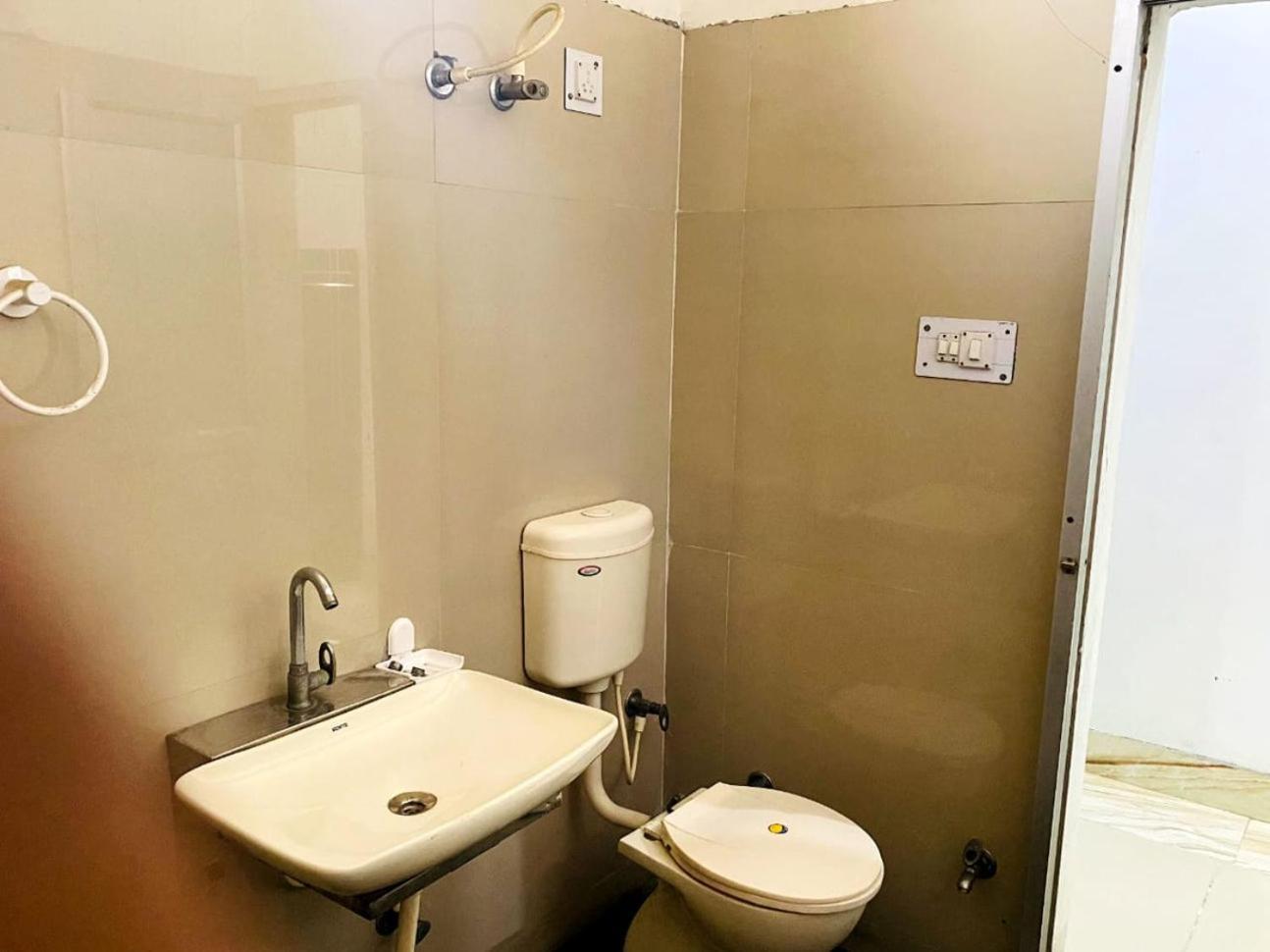 G G Multi Complex Hotell Meerut Eksteriør bilde