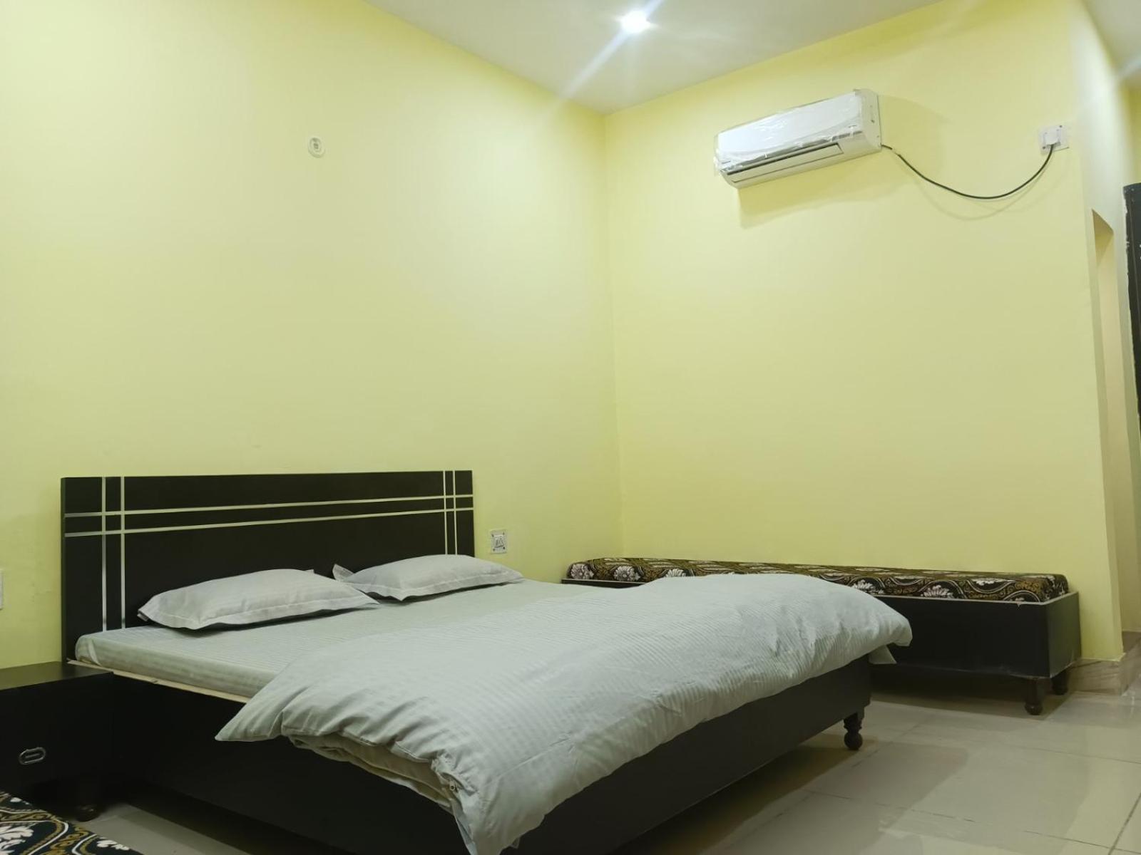 G G Multi Complex Hotell Meerut Eksteriør bilde